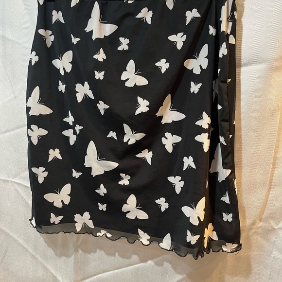 Urban outfitters butterfly mini skirt - Picture 2 of 3